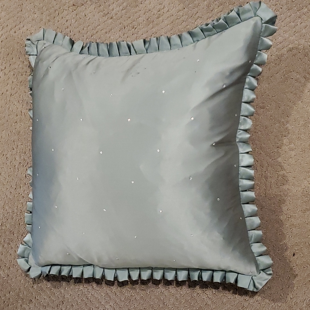 Z GALLERIE -100% Silk Accent pillow with small bling 20"x20"